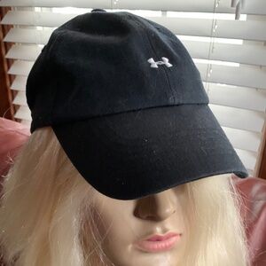 "Under Armor" black cap, adjustable